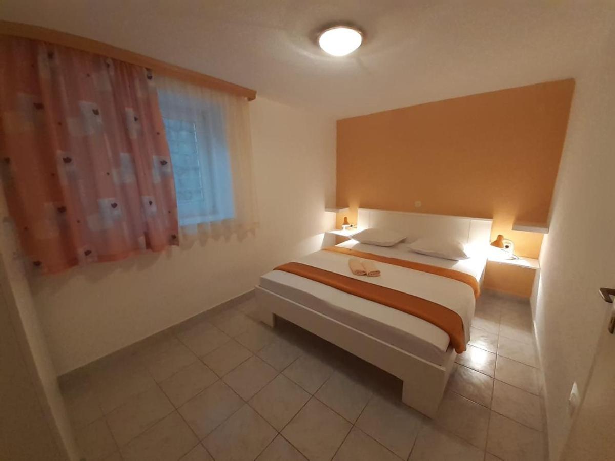 Apartments With A Parking Space Gradac, Makarska - 11332 Градац Екстериор снимка
