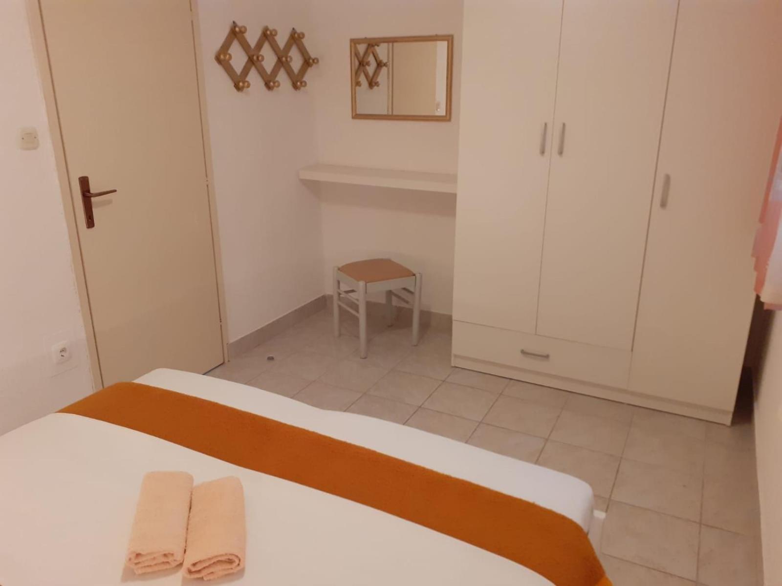 Apartments With A Parking Space Gradac, Makarska - 11332 Градац Стая снимка
