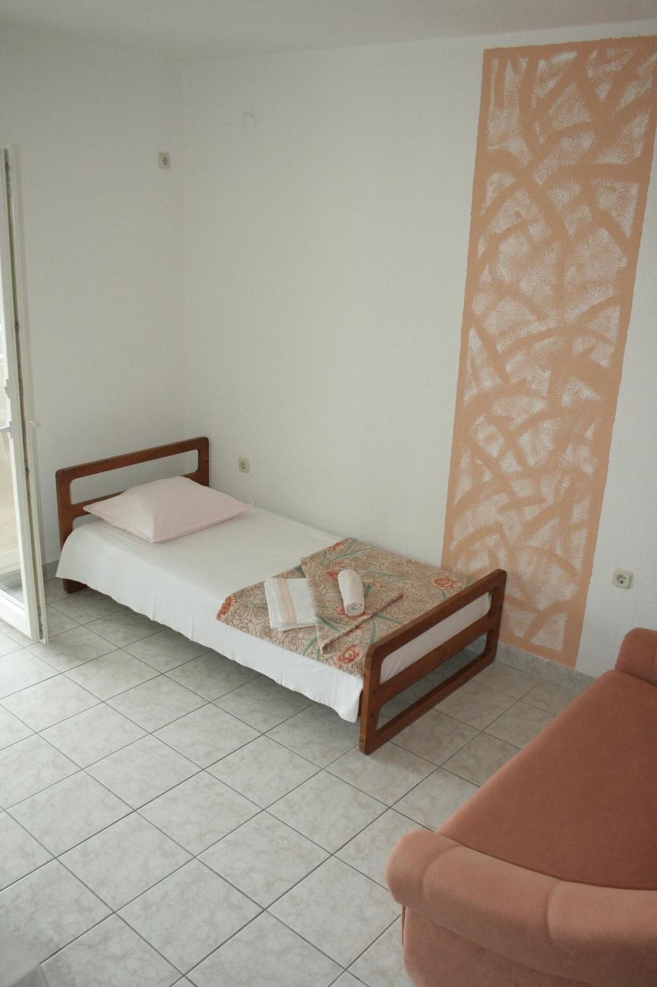 Apartments With A Parking Space Gradac, Makarska - 11332 Градац Стая снимка
