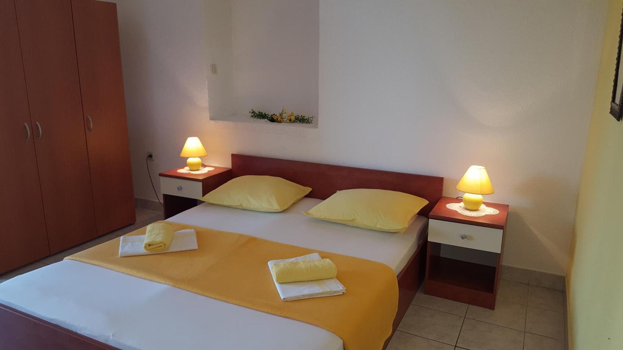 Apartments With A Parking Space Gradac, Makarska - 11332 Градац Стая снимка