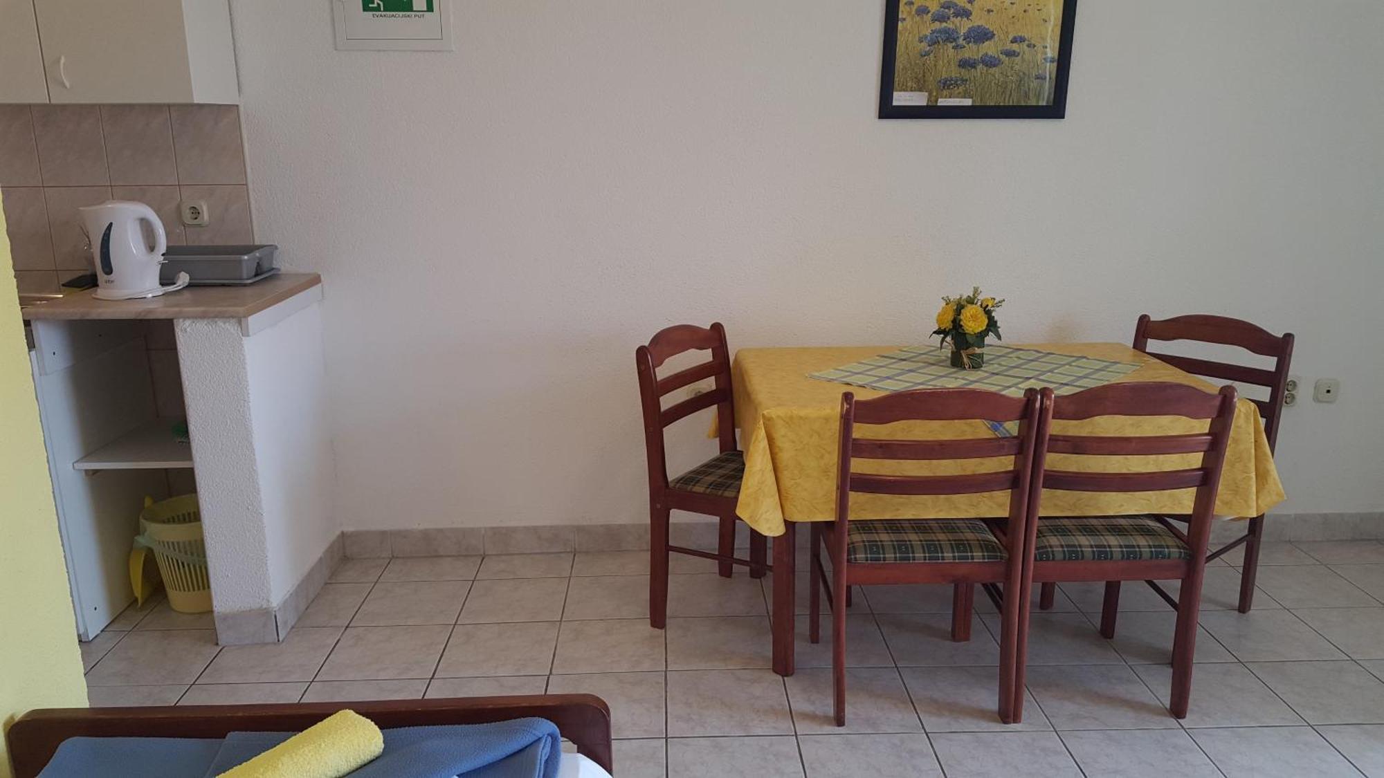Apartments With A Parking Space Gradac, Makarska - 11332 Градац Стая снимка